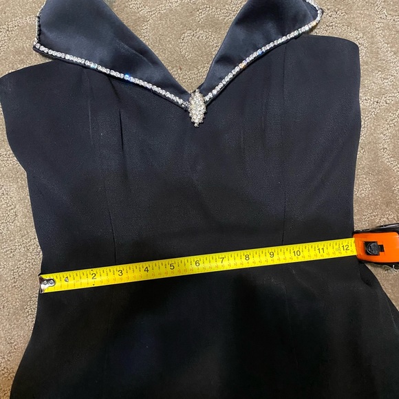 Sleek black long Betsy & Adam formal Size 3/4 - Picture 3 of 6